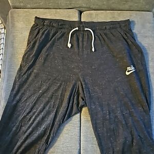 Nike women Capri lounge pants